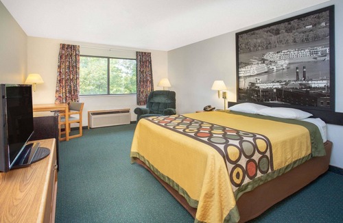 De Witt Hotel | Super 8 by Wyndham Dewitt