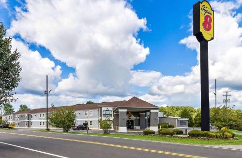 Dickson Hotel | Super 8 by Wyndham Dickson