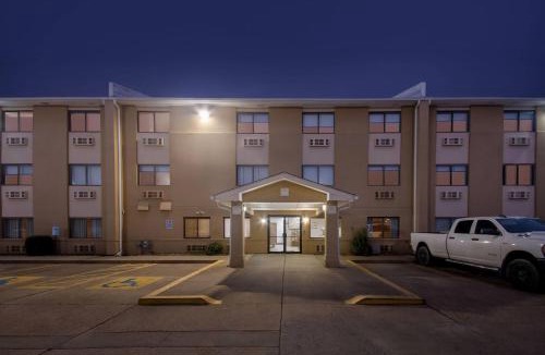 Evansville Hotel | Super 8 by Wyndham Evansville East