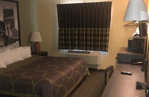 Florence Hotel | Super 8 by Wyndham Florence, CO
