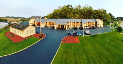 Fort Chiswell Hotel | Super 8 by Wyndham Fort Chiswell Wytheville Area
