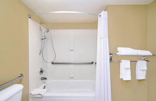 Hermitage Hotel | Super 8 by Wyndham Hermitage Nashville