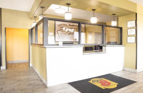Indianapolis Hotel | Super 8 by Wyndham Indianapolis South