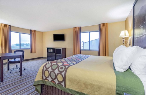 Iowa Falls Hotel | Super 8 by Wyndham Iowa Falls