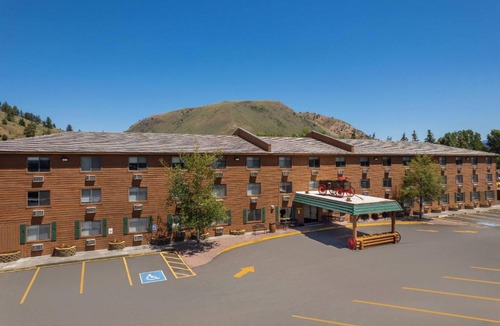 Jackson Hotel | Super 8 by Wyndham Jackson Hole