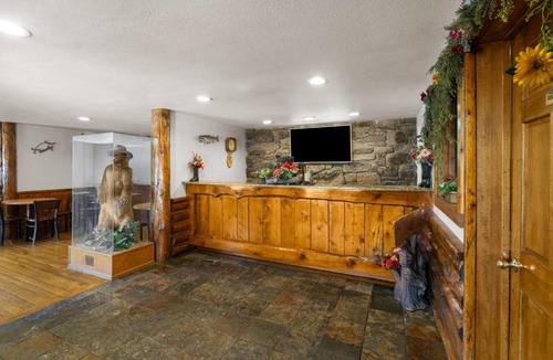 Jackson Hotel | Super 8 by Wyndham Jackson Hole