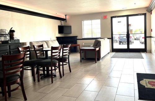 Madison Hotel | Super 8 by Wyndham Madison IN