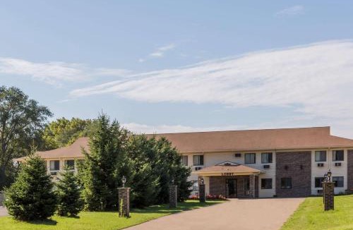 Madison Hotel | Super 8 by Wyndham Madison