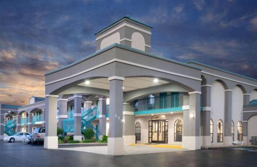 Murfreesboro Hotel | Super 8 by Wyndham Murfreesboro