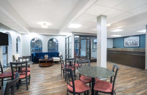 Murfreesboro Hotel | Super 8 by Wyndham Murfreesboro