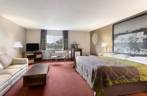 Niagara Falls Hotel | Super 8 by Wyndham Niagara Falls NY