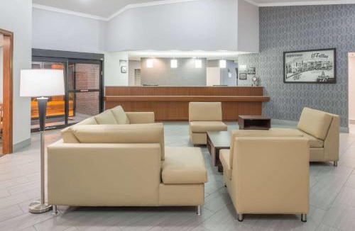 O'Fallon Hotel | Super 8 by Wyndham O'Fallon