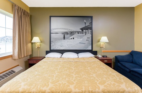Osage Hotel | Super 8 by Wyndham Osage