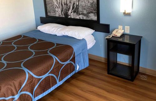 Alhambra Hotel | Super 8 by Wyndham Phoenix West