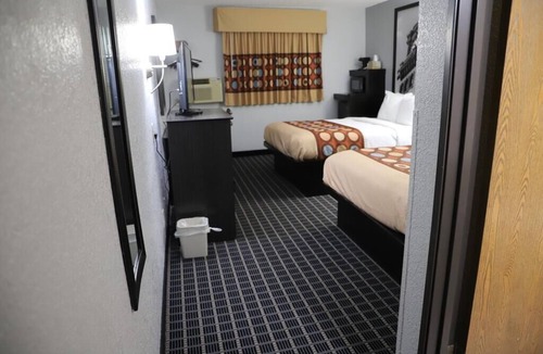 Mosby Hotel | Super 8 by Wyndham Richmond Airport VA