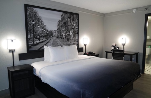 Fleming Hotel | Super 8 by Wyndham Savannah