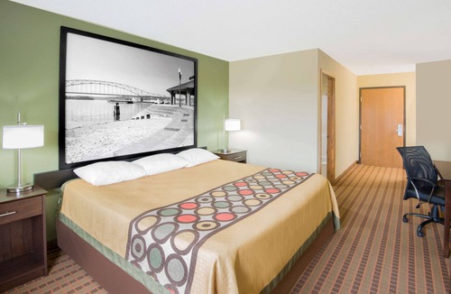 Story City Hotel | Super 8 by Wyndham Story City