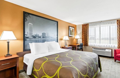 Sturtevant Hotel | Super 8 by Wyndham Sturtevant/Racine