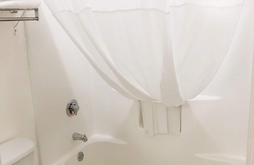 Three Rivers Hotel | Super 8 by Wyndham Three Rivers