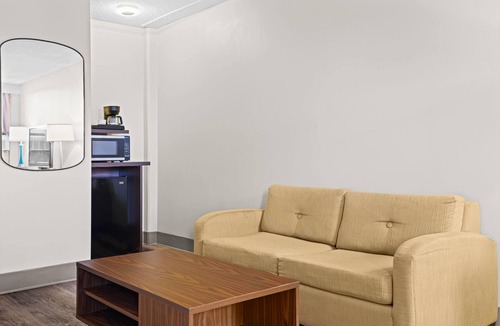 Thunder Bay Hotel | Super 8 by Wyndham Thunder Bay
