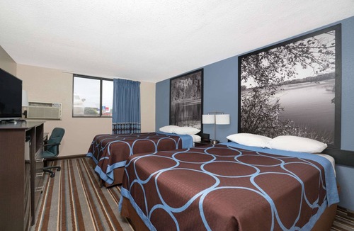 Willmar Hotel | Super 8 by Wyndham Willmar