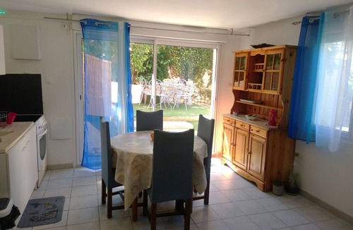 Mallemort Apartment | Super air-conditioned apartment on the banks of the Durance, facing the Luberon.