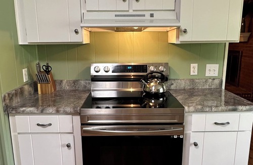 Statesboro House | SUPER CLEAN, spacious split-level house sleeps 8
