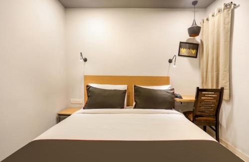 Baraula Hotel | Super Collection O Le Noida Hotel Near Sector 76 Metro Station