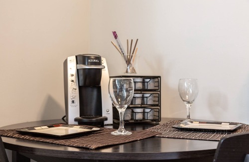 Crescent Heights House | Super Convenient Cozy Suite - Close to Downtown!