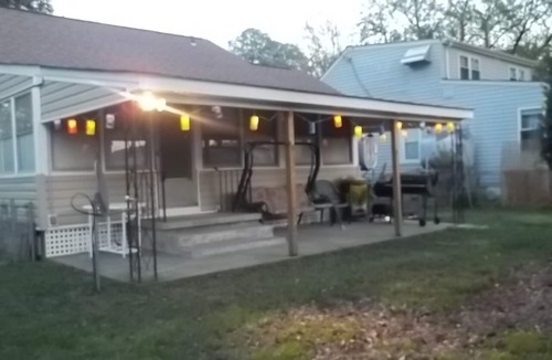Colonial Beach Cottage | Super cute, 2 bedroom, 1 bath, furnished cottage