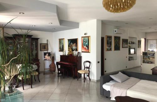 Materdei Apartment | Super Elegante Napoli Centro con posto auto e wifi veloce