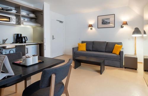 Bourg-l'Eveque Condo | Super Endroit ! Suite Climatisée + Équipée