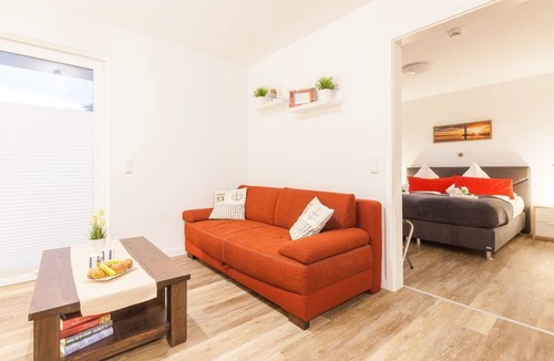 Alt Gaarz Apartment | Super Gemütliche 2-raum-ferienwohnung mit Terrasse, 500 m bis zum Strand