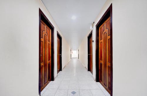 Kulanada Hotel | Super Hotel O Pathanamthitta Near Mahatma Gandhi Statue