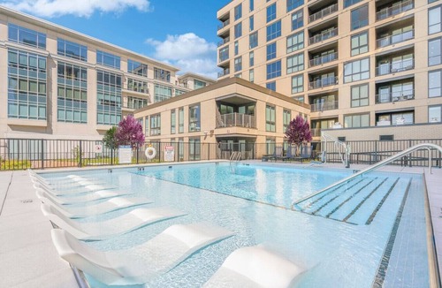 Mile Square Apartment | Super LUX High-Rise: Free Espresso+Pool+Gym+Lounge