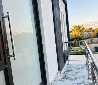 Windhoek West Apartment | Super Luxurious Modern Apartment