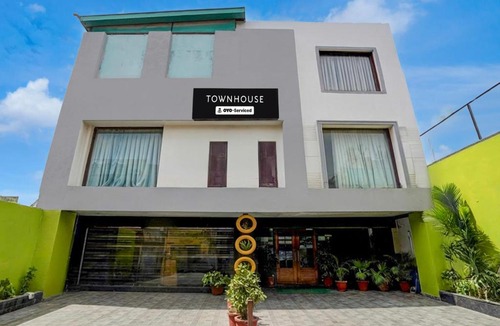 Zirakpur Hotel | Super Townhouse by OYO Zirakpur Bus Stand Formerly Hotel Citi Inn