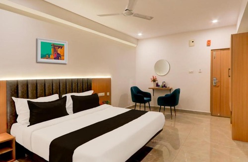 Hyderabad Hotel | Super Townhouse Lotus Grand