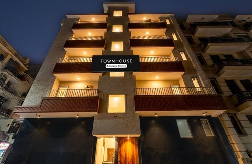 DLF Phase 3 House | Super Townhouse Phase 3 DLF Cyber City