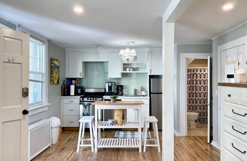 Yachting Village Apartment | Super-Walkable Downtown Studio