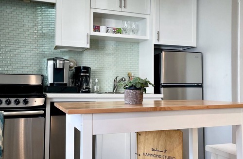 Yachting Village Apartment | Super-Walkable Downtown Studio