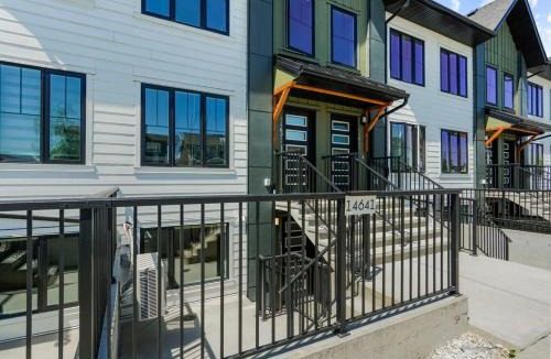 Calgary Apartment | Superb 1-Bdr Apt in New Condo