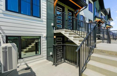 Calgary Apartment | Superb 1-Bdr Apt in New Condo