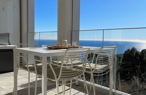 Eze Apartment | Superb 1-bedroom apartment with sea views, WiFi and AC in enchanting Èze village