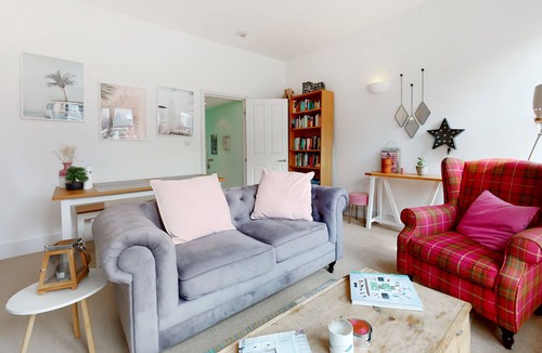 Clapham Apartment | Superb 2 bed flat next to Clapham South station