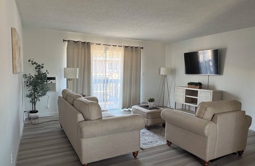 Paramount Condo | Superb 2-bedroom condo in Paramount with AC