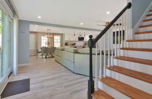 Methuen House | Superb 4-bedroom 2 bathroom unit 30 minutes from Boston with fire pit/hot tub