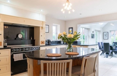 Wyton House | Superb 4BD Stay in Wyton and Houghton Village