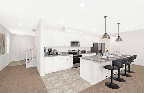 Riverside Villa | Superb 6BD/4BA villa in Riverside with WiFi, King Beds Large space, clean new