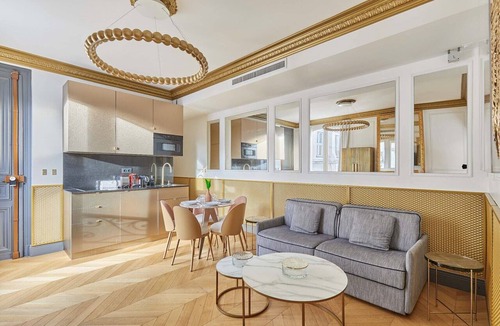 8th Arrondissement Apartment | Superb AC- 1BDR Ave Montaigne - Arc de Triomphe by Studio Prestige